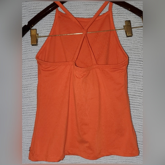 Athleta Crop Workout Top with Built-in Shelf Bra - Picture 2 of 6